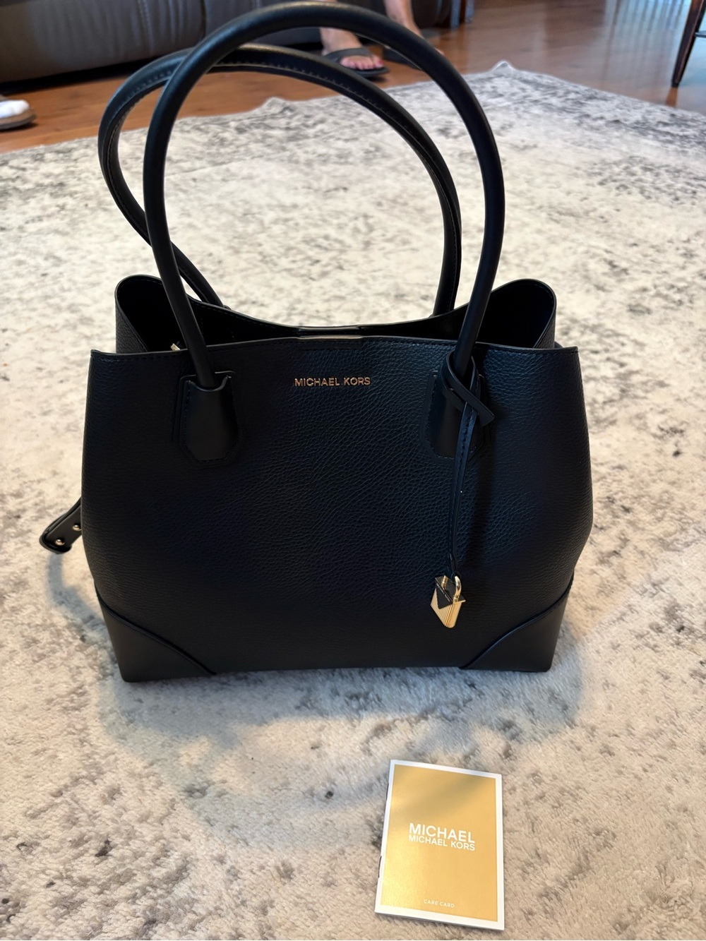MICHAEL KORS Mercer Gallery Medium Center Zip Black Leather Tote Bag